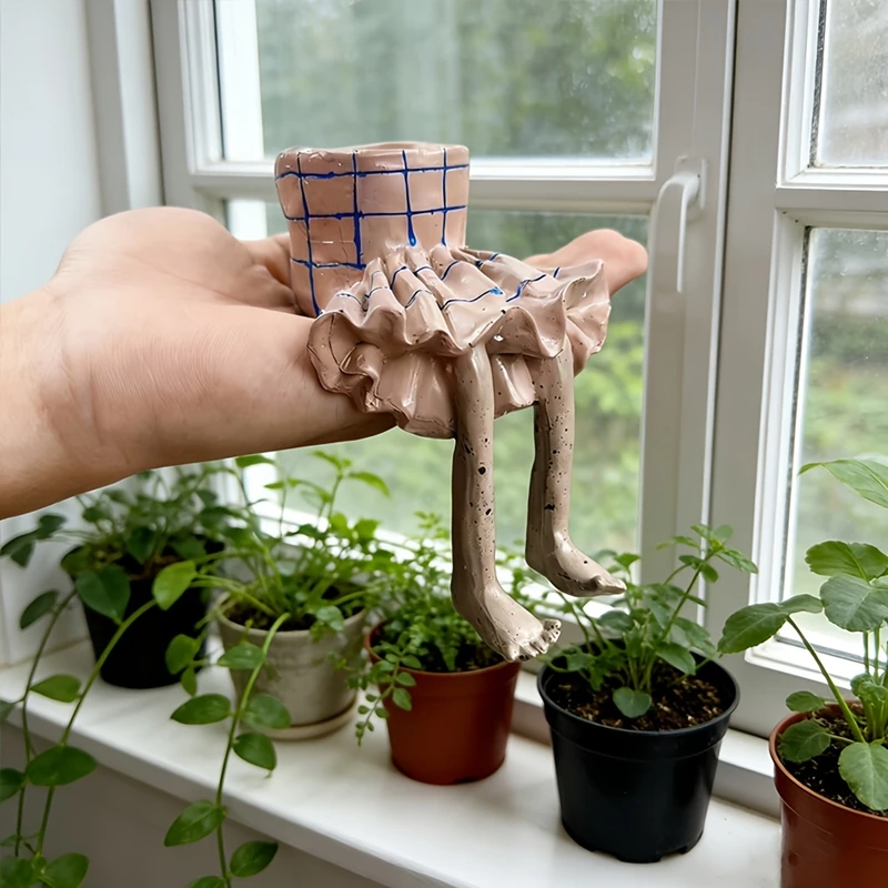 Whimsical Resin Leggy Planter  - The Plant Parent 评论和价格